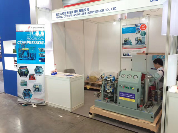 Perusahaan kami berpartisipasi dalam Pameran Peralatan Gas Industri 2017, penjualan meningkat pesat, pelanggan baru dan lama datang mengunjungi dan membimbing
