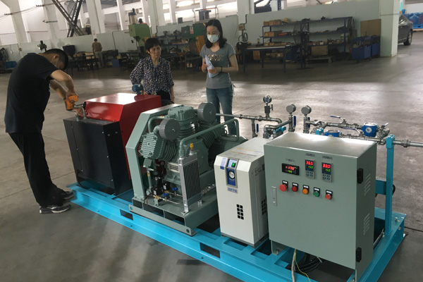 Selamat datang di perusahaan kimia Daikin Fluorine di Bailian untuk kompresor inspeksi